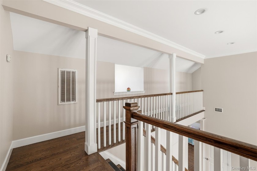 Welcome to 34 Meadow Lane in Amityville. This expansive - photo 24