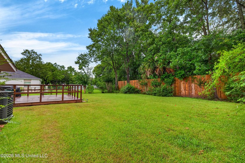 Welcome home to this charming property that's full of character - photo 26