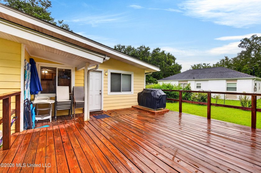 Welcome home to this charming property that's full of character - photo 29