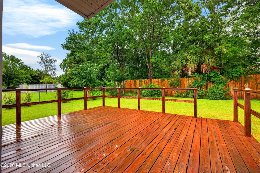 Welcome home to this charming property that's full of character - photo 30