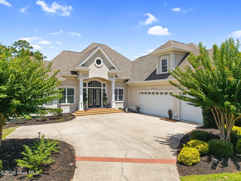 Freshly painted &amp; beautifully designed custom home located in - photo 8