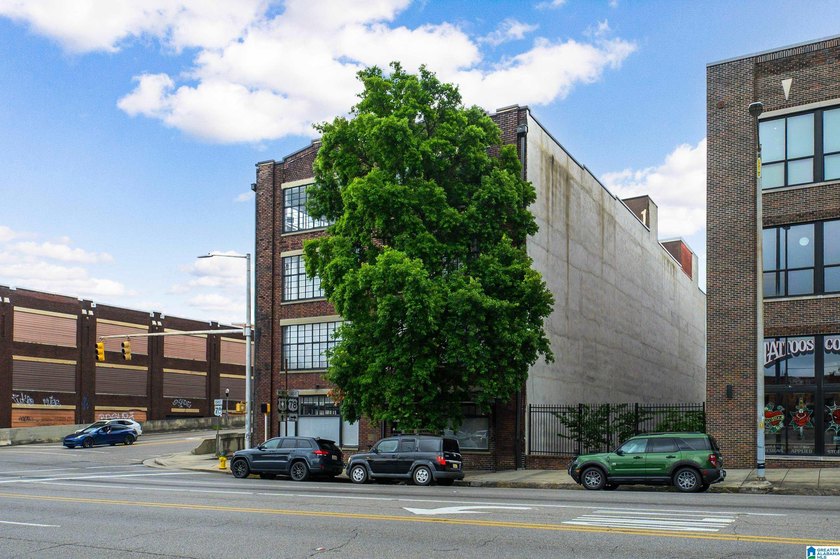 Experience downtown living in Birmingham's Franklin Building - photo 3