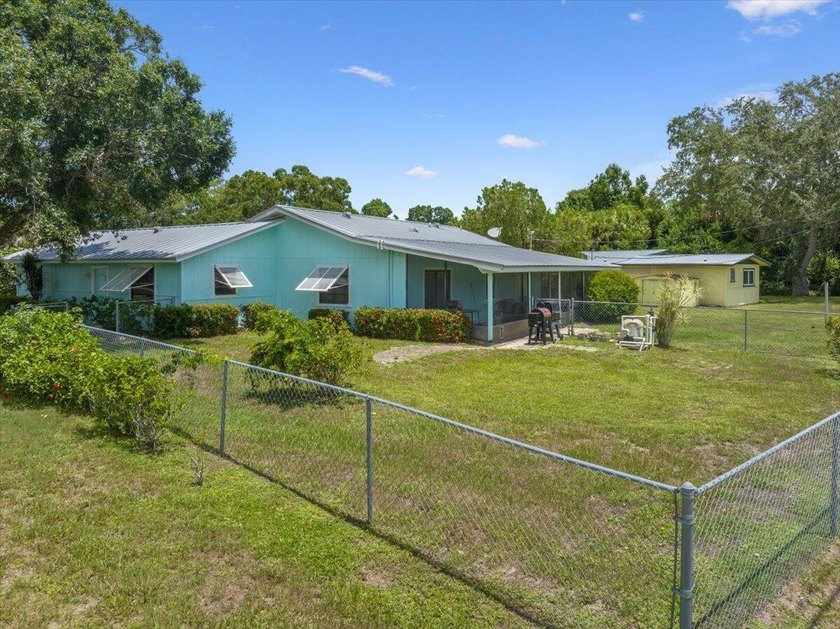 Room for your boat, RV, and more on an oversized corner lot in - photo 27