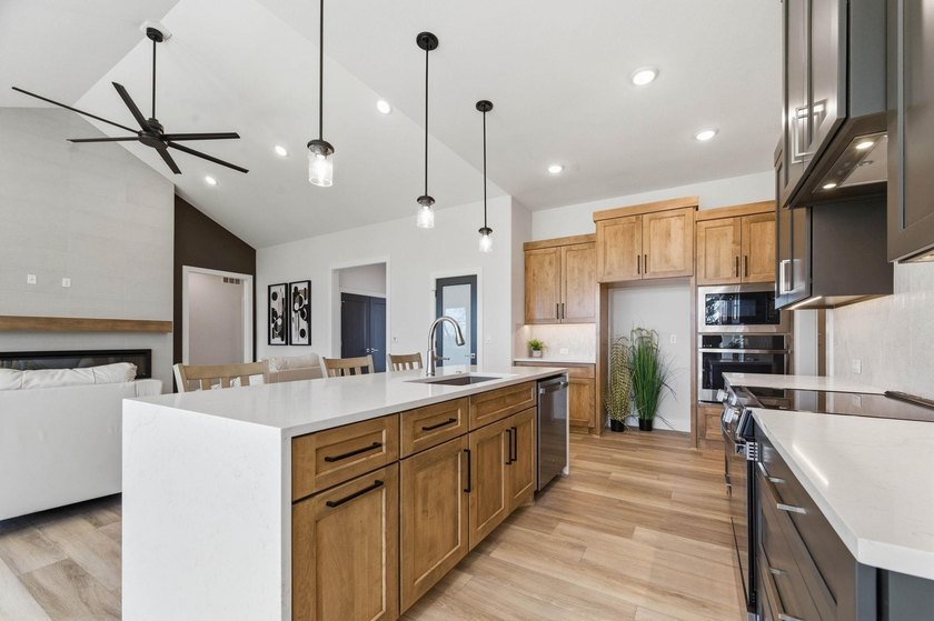 Step into modern comfort with this stunning new construction - photo 8