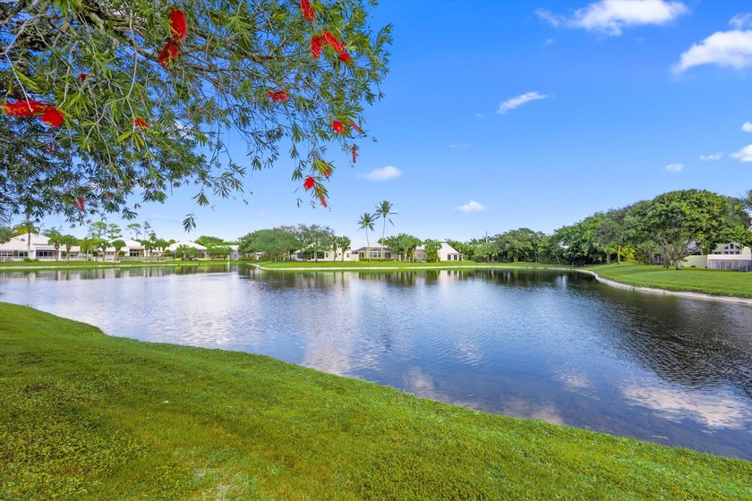 Scenic lakeview home in Breakers West, a guard-gated club - photo 2