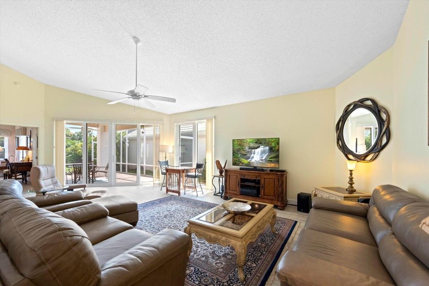 Scenic lakeview home in Breakers West, a guard-gated club - photo 5