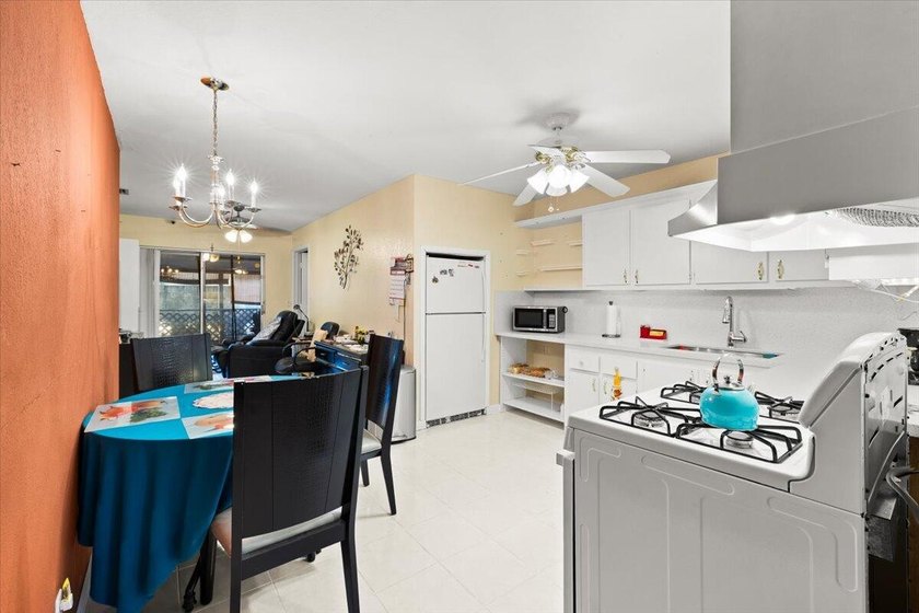 Great opportunity to own this 3-bedroom, 2-bath home in West - photo 11