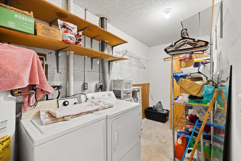 Great opportunity to own this 3-bedroom, 2-bath home in West - photo 21