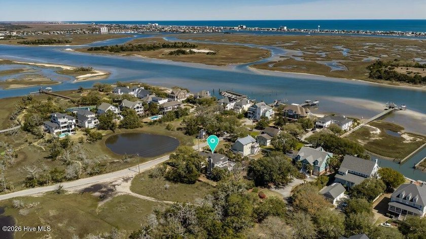 This coastal-designed 4 BR, 3.5 bath residence is a perfect home - photo 7
