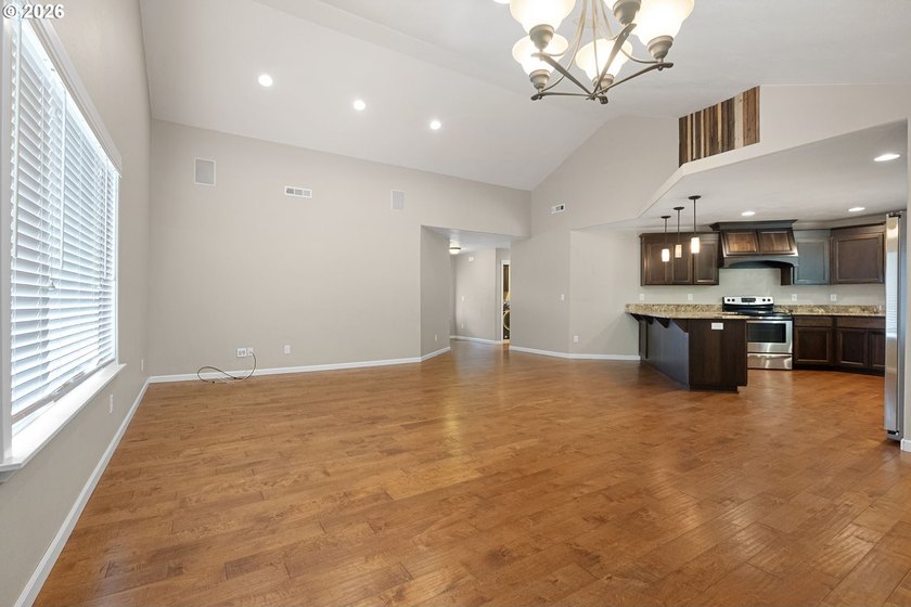 Well maintained and ready to move into. Great location near - photo 7