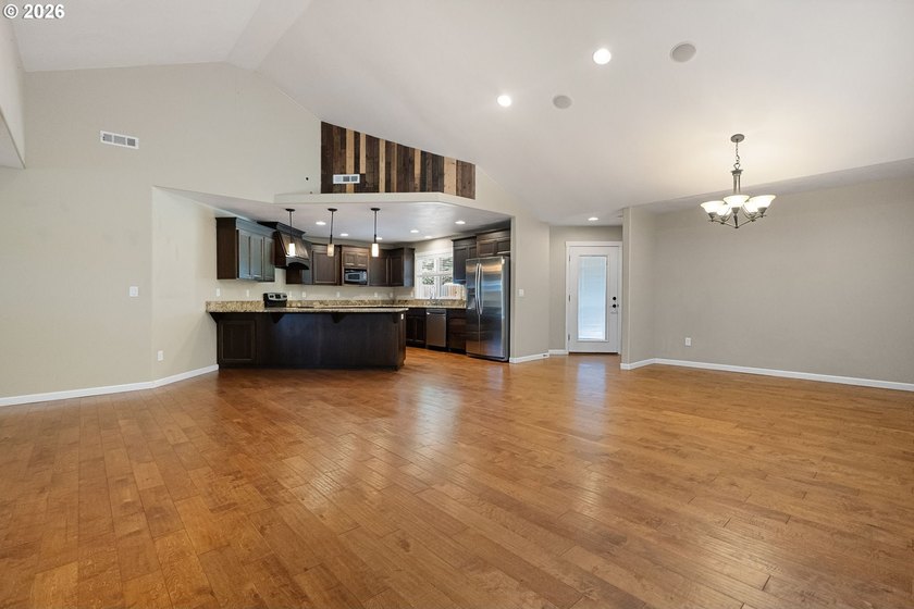 Well maintained and ready to move into. Great location near - photo 8