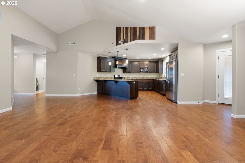 Well maintained and ready to move into. Great location near - photo 9