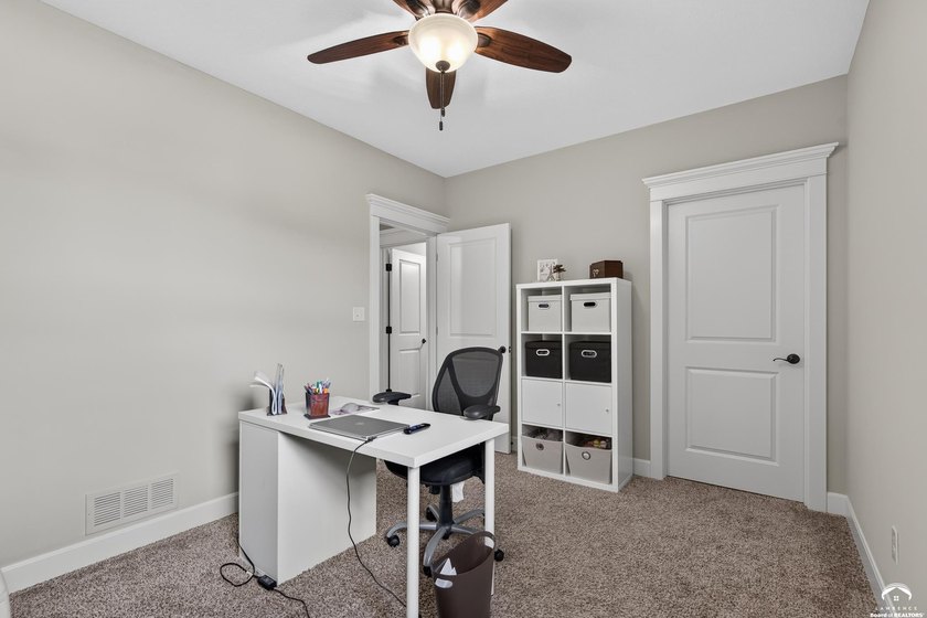 Welcome home to this stunning Kettler-built ranch in desirable - photo 30