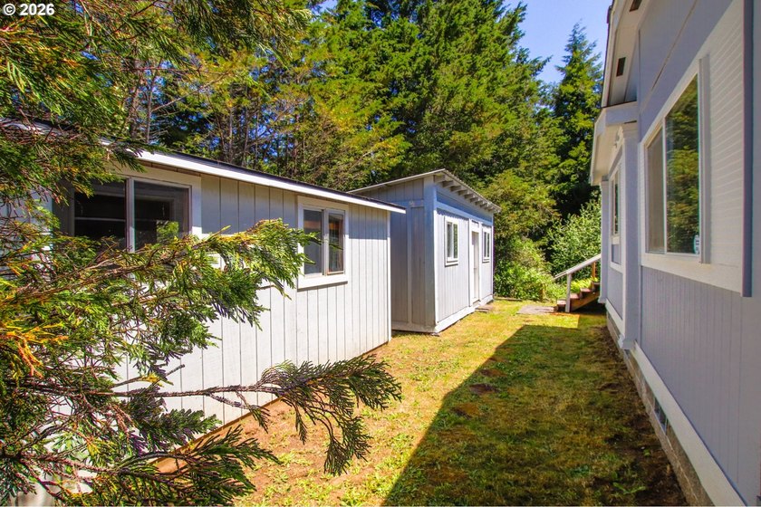 Nestled along the scenic Oregon Coast, this charming 2-bedroom - photo 35