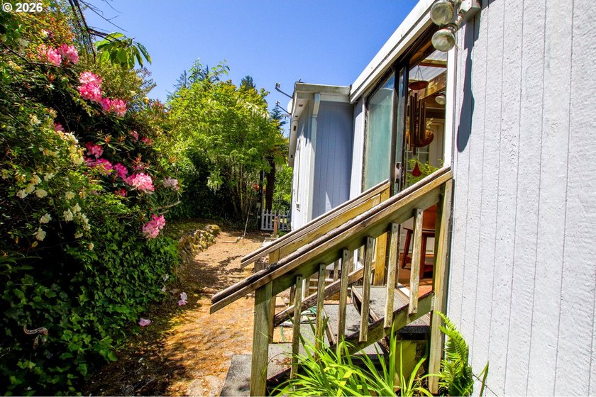 Nestled along the scenic Oregon Coast, this charming 2-bedroom - photo 43