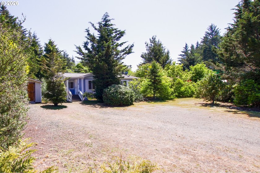 Nestled along the scenic Oregon Coast, this charming 2-bedroom - photo 45