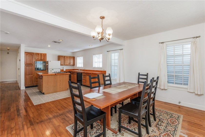 Located in the charming Del Mar historic subdivision you will - photo 13
