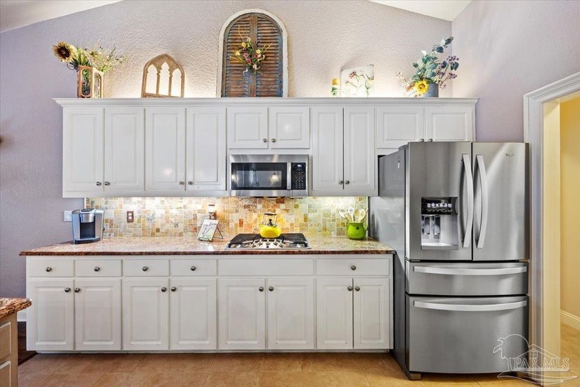 Welcome to 3029 Liana Lane, a beautifully maintained 3 bedroom - photo 13