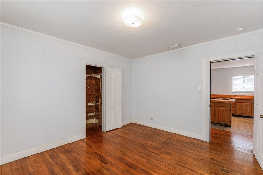 Located in the charming Del Mar historic subdivision you will - photo 26