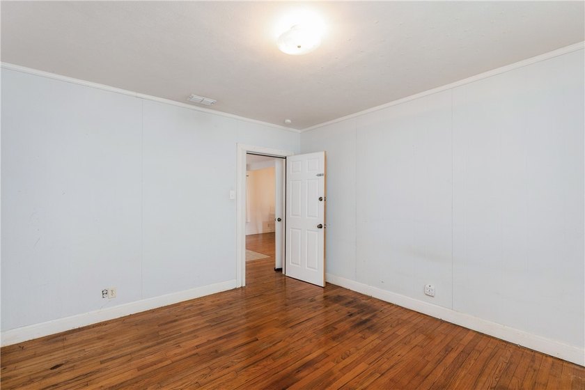 Located in the charming Del Mar historic subdivision you will - photo 27