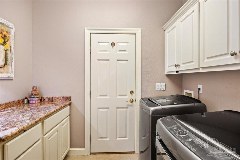 Welcome to 3029 Liana Lane, a beautifully maintained 3 bedroom - photo 35
