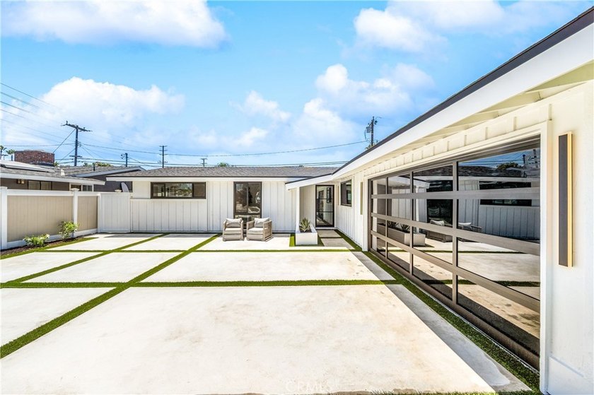 Located in the highly desired community of College Park, this - photo 4