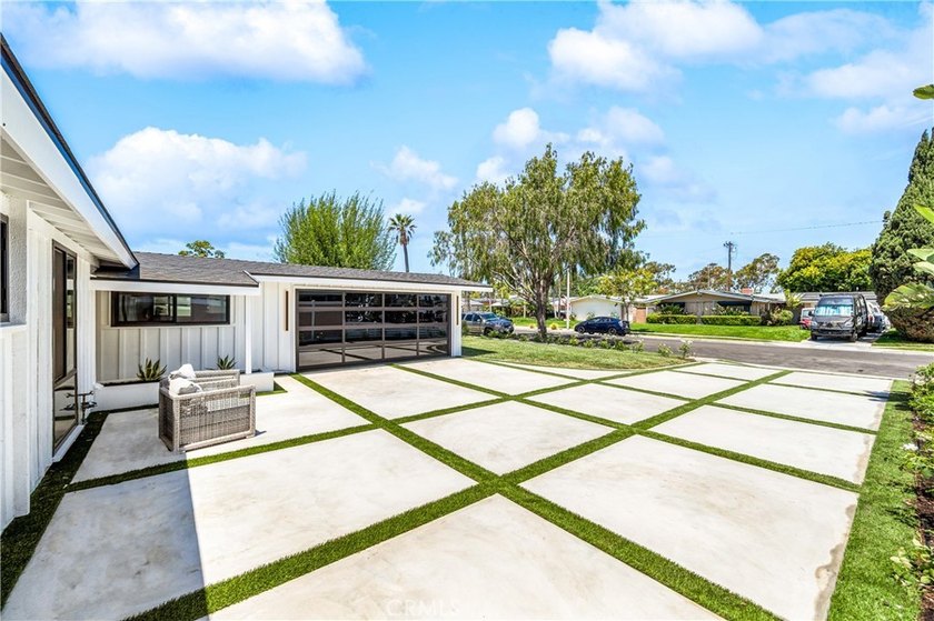 Located in the highly desired community of College Park, this - photo 5