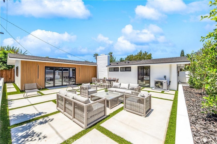 Located in the highly desired community of College Park, this - photo 8