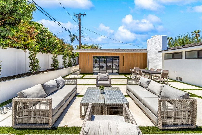 Located in the highly desired community of College Park, this - photo 9