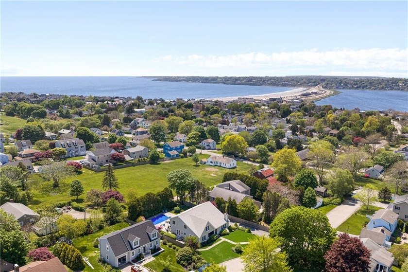 Tucked on a private lot moments from Middletown's beaches and - photo 41