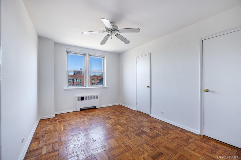 2 Bedroom conveniently located in Spuyten Duyvil. Windowed - photo 11