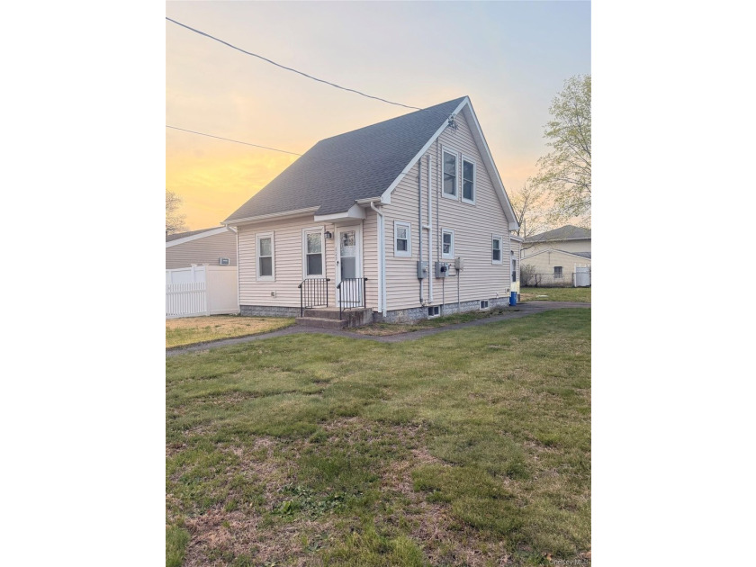 This was completley Remodeled in 2023,from New Roof ,New Siding - photo 14