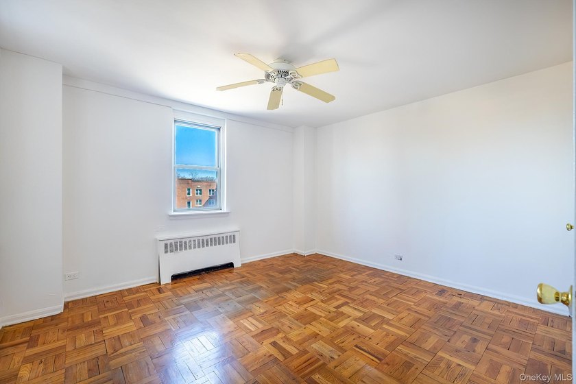 2 Bedroom conveniently located in Spuyten Duyvil. Windowed - photo 14