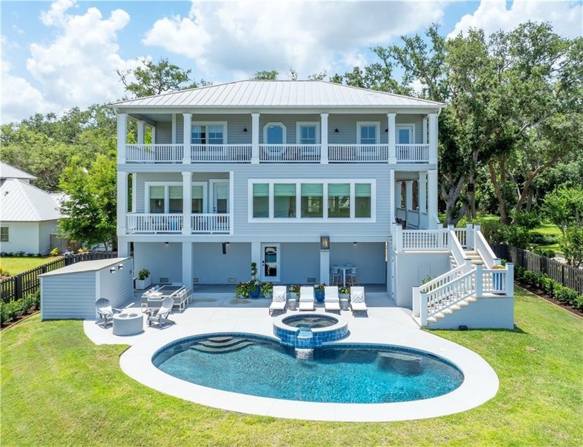 Welcome to a rare coastal sanctuary where luxury meets - photo 2