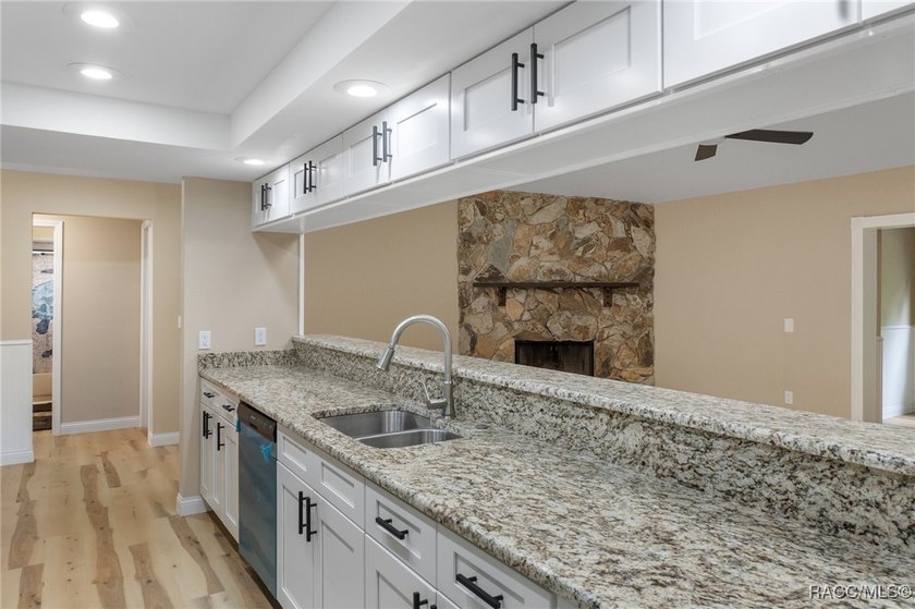 Fabulous Updated 3/2 in Sought-After Riverhaven Village. This - photo 11