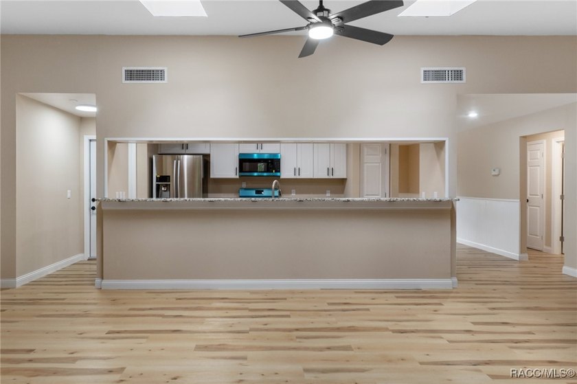 Fabulous Updated 3/2 in Sought-After Riverhaven Village. This - photo 16