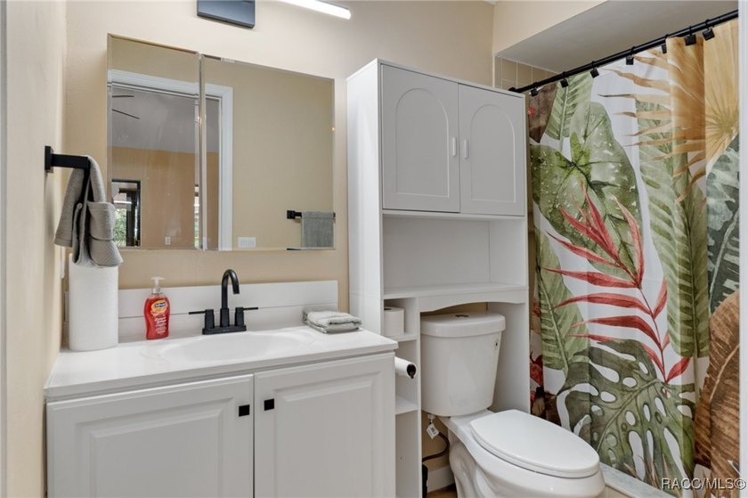 Fabulous Updated 3/2 in Sought-After Riverhaven Village. This - photo 19