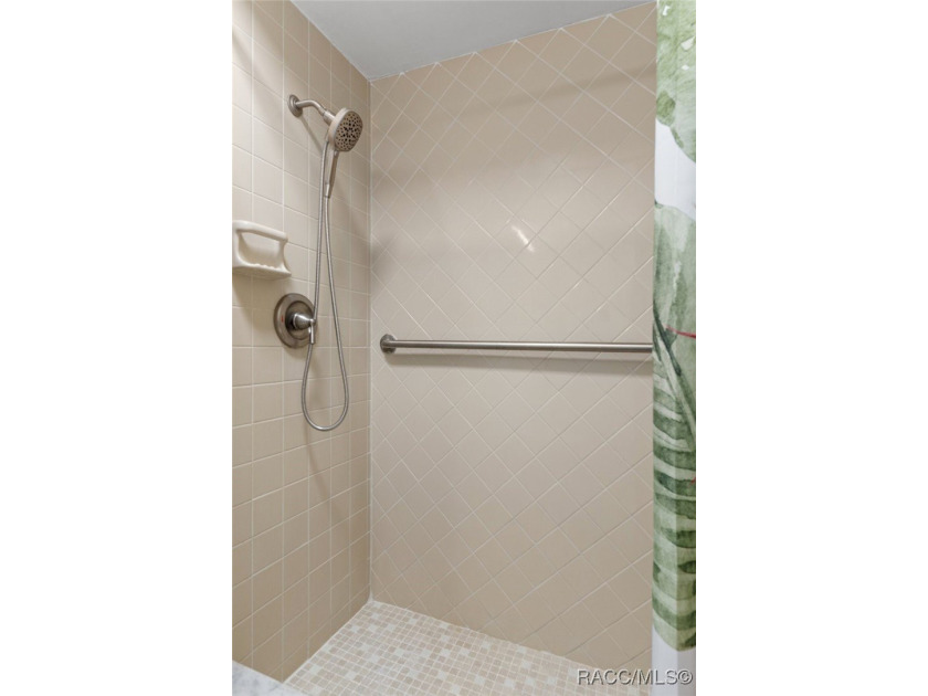 Fabulous Updated 3/2 in Sought-After Riverhaven Village. This - photo 23