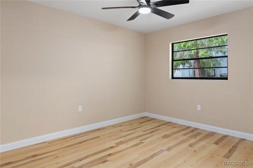 Fabulous Updated 3/2 in Sought-After Riverhaven Village. This - photo 28