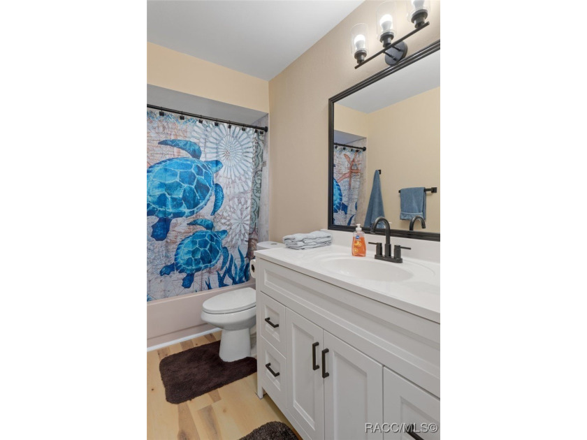 Fabulous Updated 3/2 in Sought-After Riverhaven Village. This - photo 33