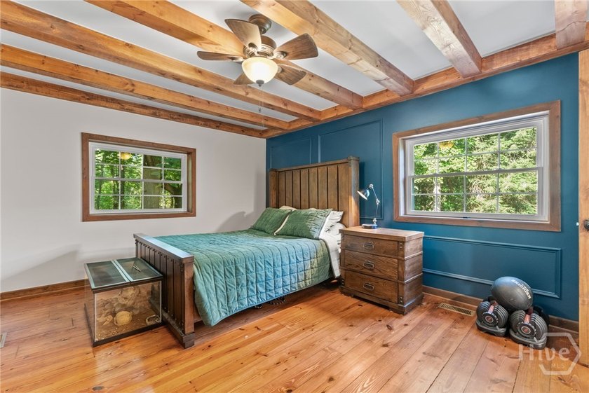 If you've been looking for a quiet cottage on a large piece of - photo 8