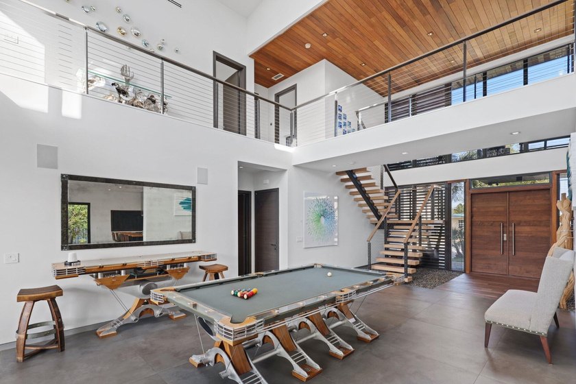Stunning contemporary 5-bedroom + office waterfront residence - photo 9