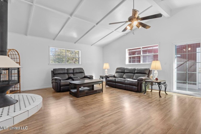 Wow! You'll LOVE this Rare Find in a NON-Flood Zone, Centrally - photo 13