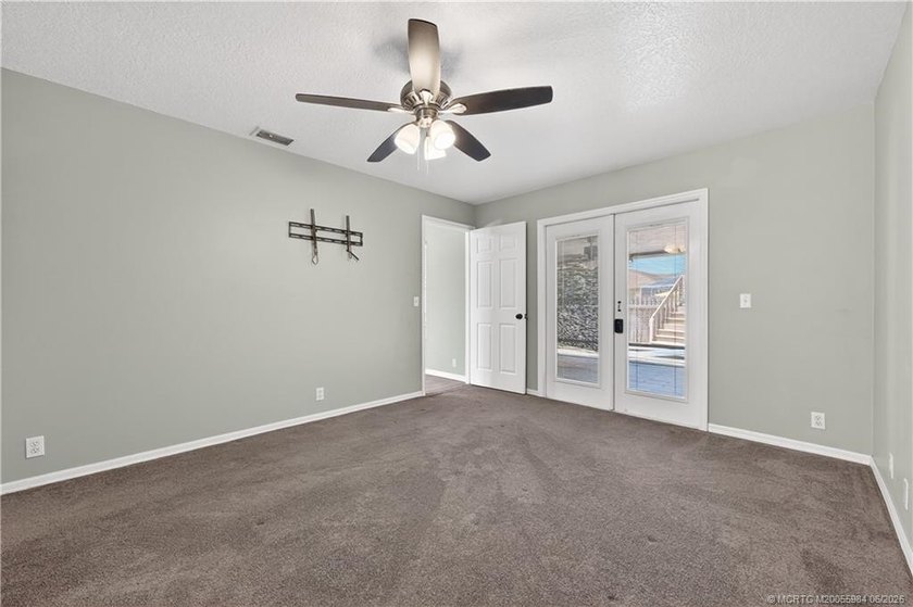 Check out this fantastic starter home or investment opportunity - photo 16