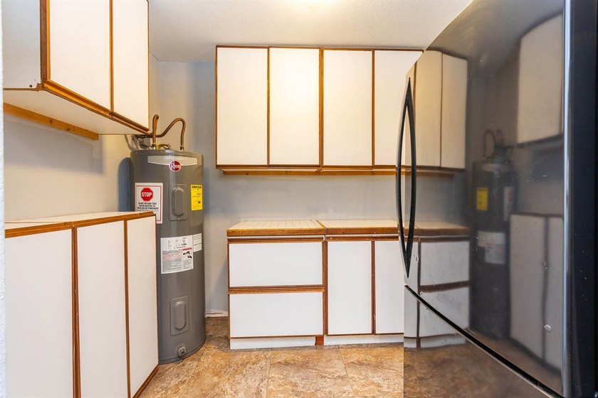 This flexible single-level home offers 3 bedrooms and 2 - photo 18