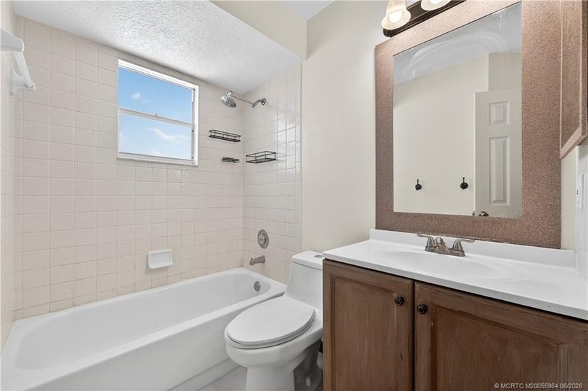 Check out this fantastic starter home or investment opportunity - photo 22