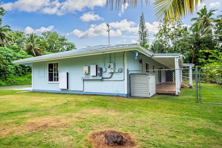 This flexible single-level home offers 3 bedrooms and 2 - photo 24