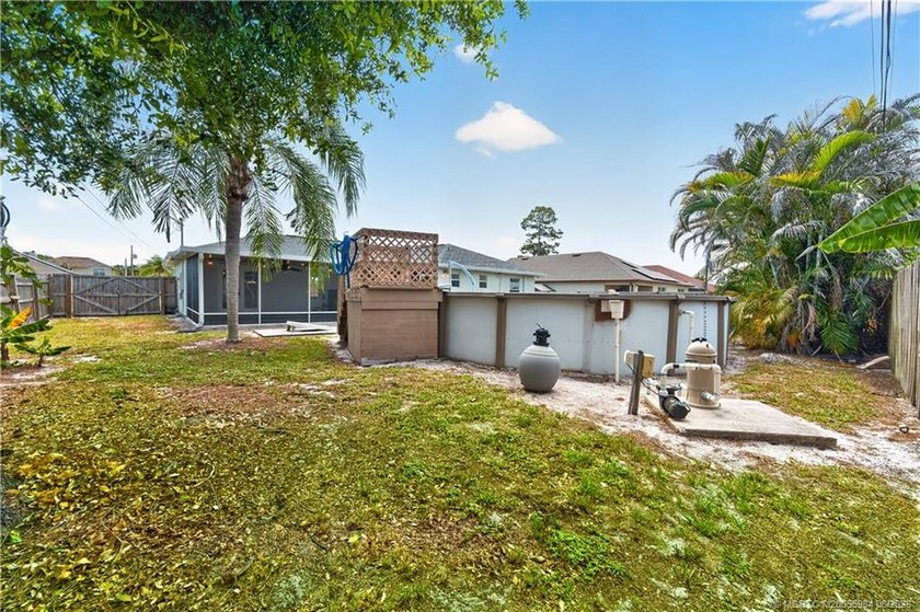 Check out this fantastic starter home or investment opportunity - photo 25