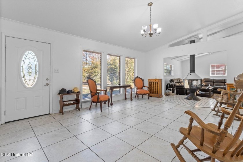 Wow! You'll LOVE this Rare Find in a NON-Flood Zone, Centrally - photo 40