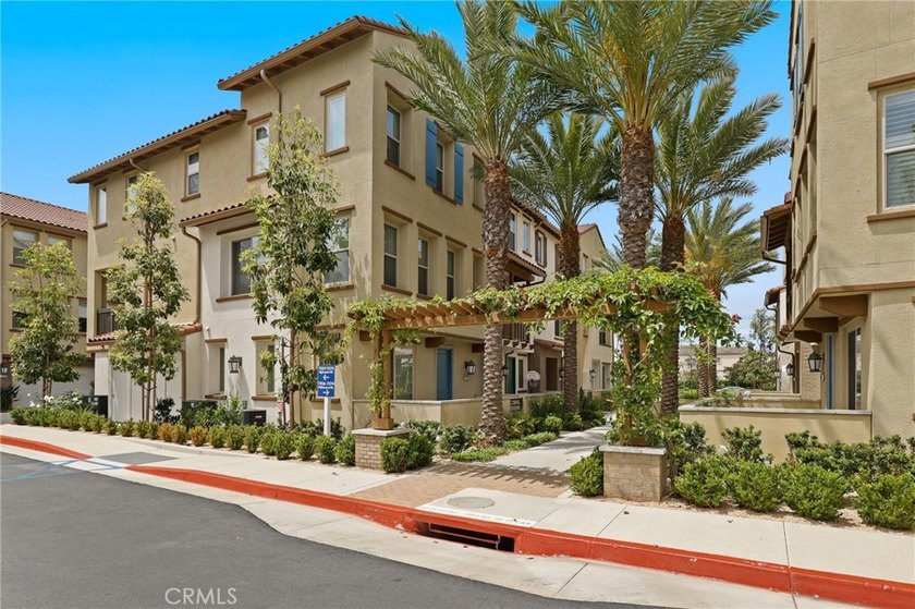 Beautifully designed 4-bedroom, 3-bathroom condo offering - photo 2